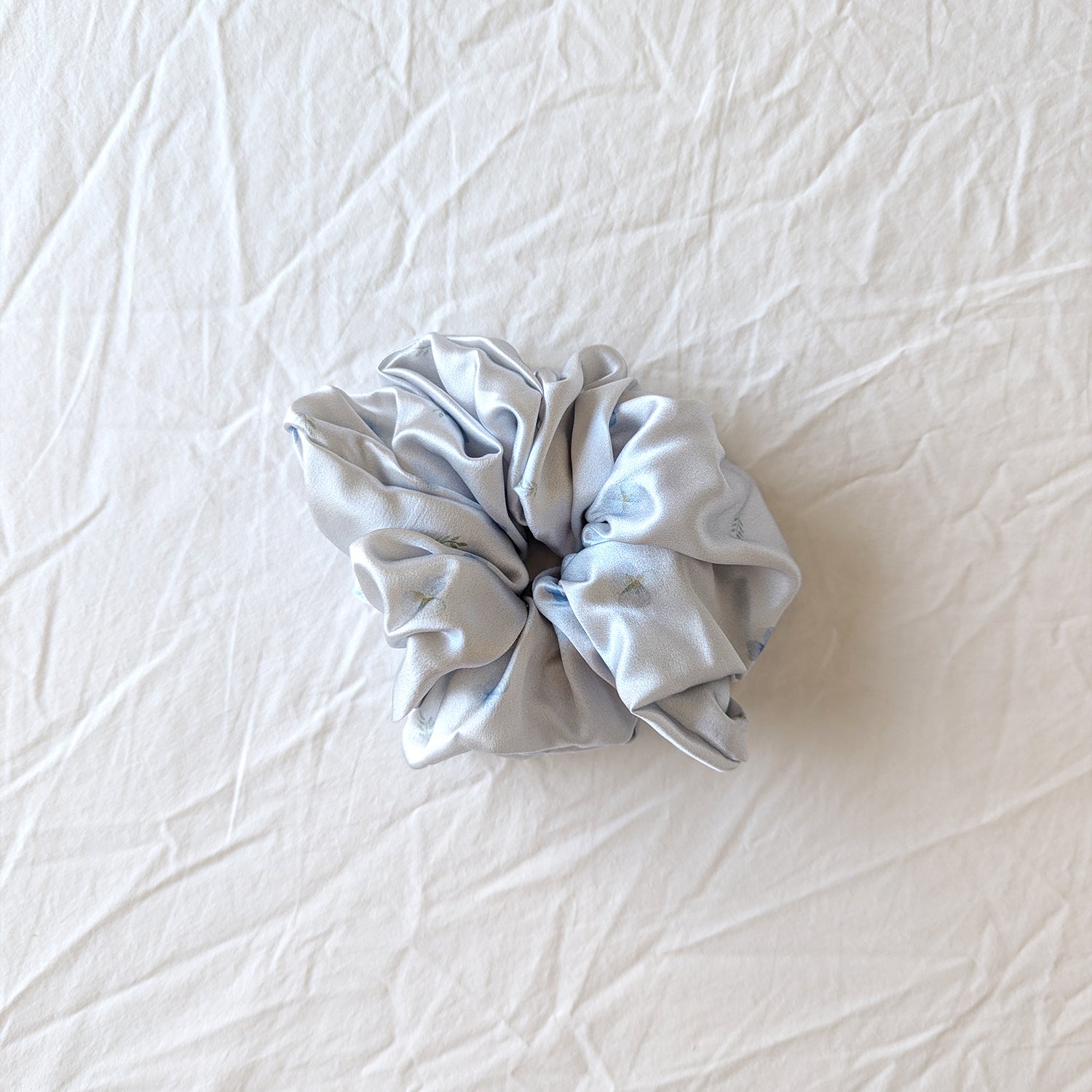 Silk Scrunchie - Blue Pansy